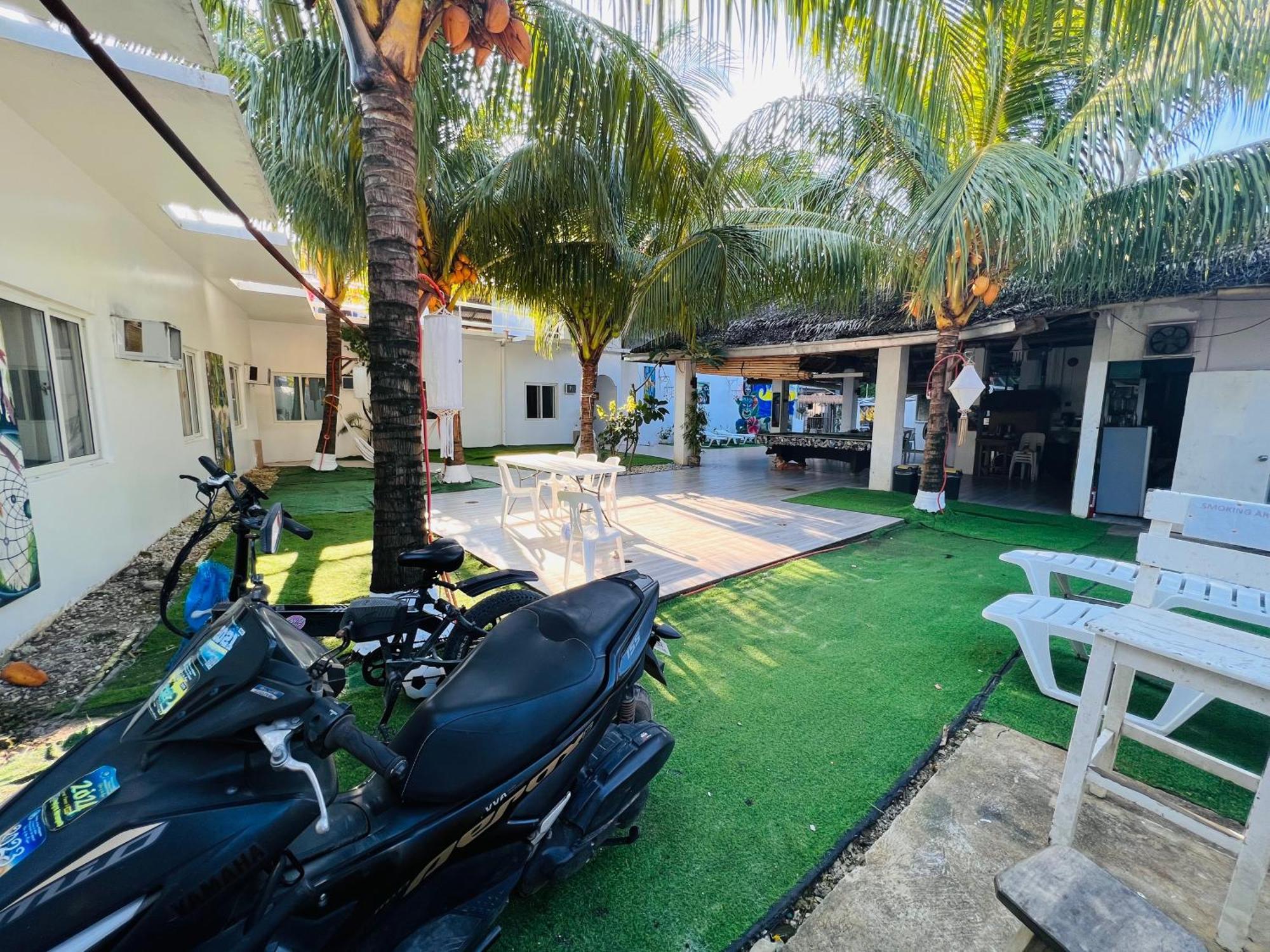 Хостел Boracay Backpackers Balabag  Экстерьер фото